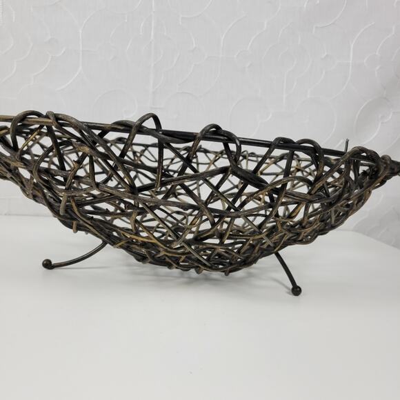 VINTAGE Woven Twisted Vine Leaf Shaped Bowl Basket Table Centerpiece Footed Rare - Picture 13 of 15